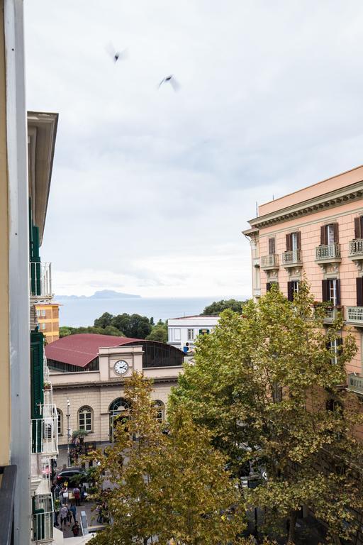ナポリ Bernini 20 Bed & Breakfast エクステリア 写真